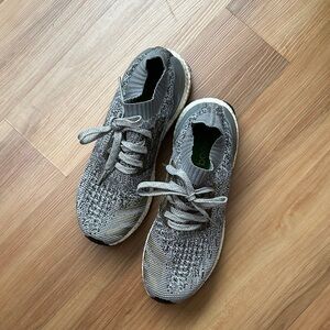 adidas ultra boost sneaker size men’s 8.5 sporty athletic comfy